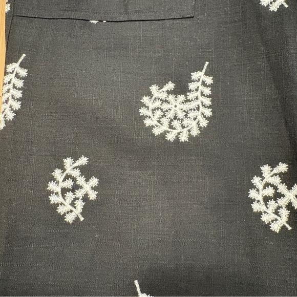 🌟ELIE TAHARI🌟 FLORAL EMBROIDERED WIDE LEG LINEN PANT BLACK / WHITE SZ 8 - Picture 3 of 7